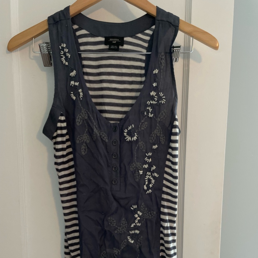 Detailed tank top